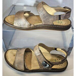 Mephisto Mobils  Ergonomic Women's Qennie Leather Strappy Slingback  Hook loop